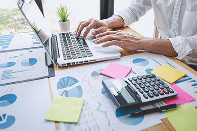 陜西西安新華電腦軟件學(xué)校 專業(yè)IT培訓(xùn)，鑄就計(jì)算機(jī)技術(shù)精英之路